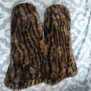 NTW faux fur fleece lined winter mitten gloves gauntlet style animal tiger print